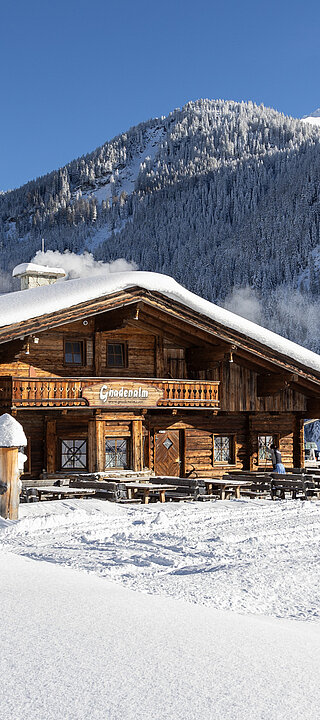 Die Gnadenalm in winterlicher Landschaft