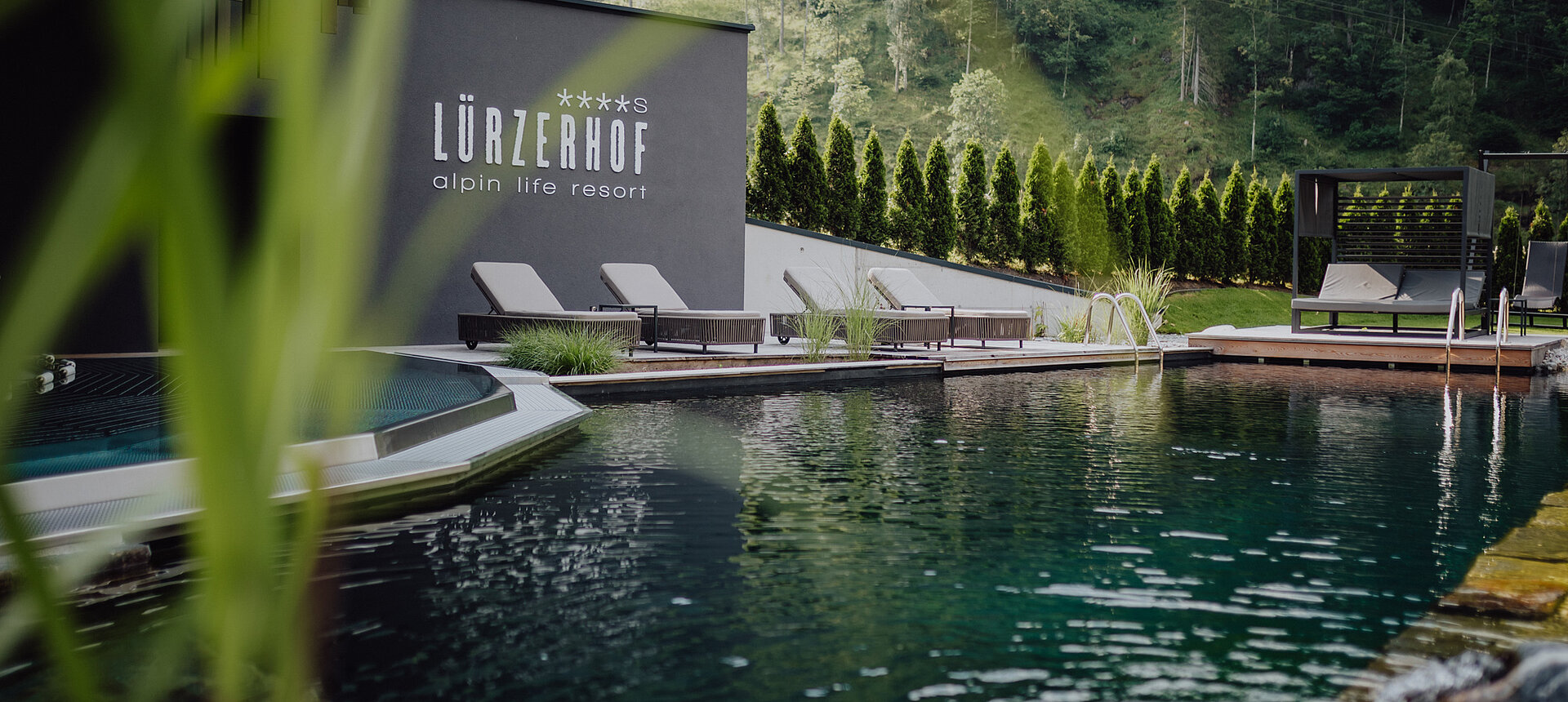 Pool des Adults Only Bereiches im Lürzerhof, dem Wellnesshotel in Salzburg