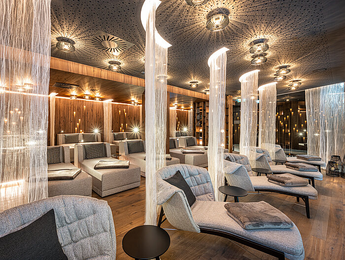 Ein gemütlicher Ruheraum im Wellnesshotel Lürzerhof in Salzburg