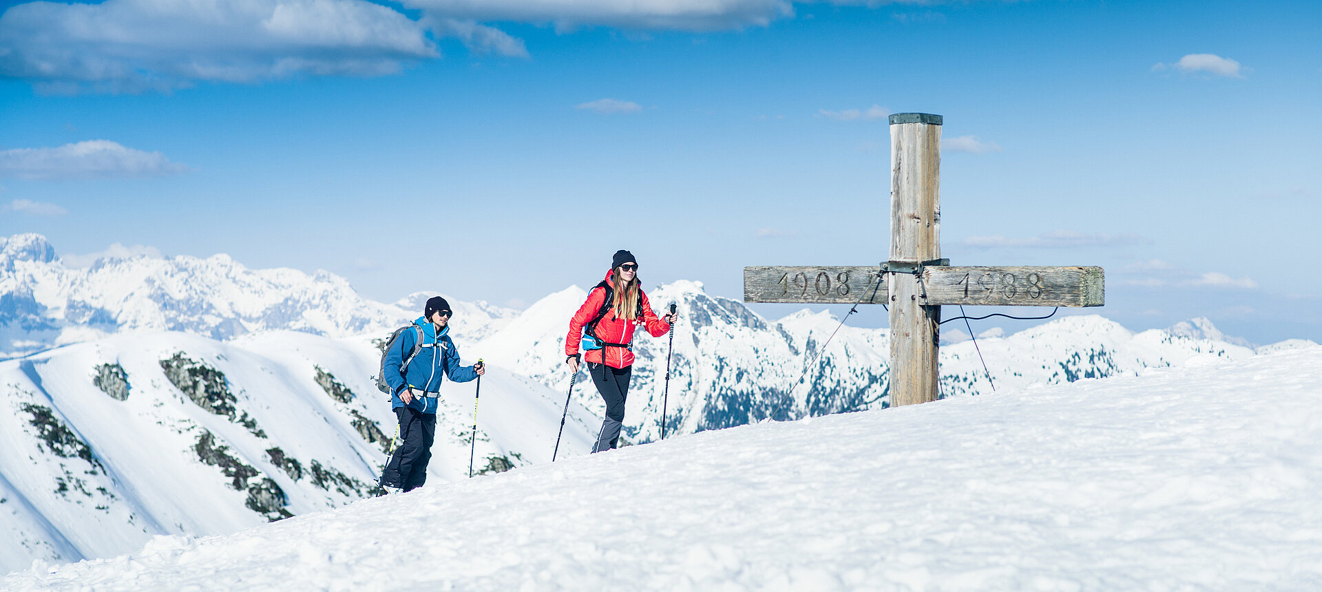 TVB_Shoot2 Zwei Frauen bei einer Schneeschuhwanderung nahe der Gnadenalm